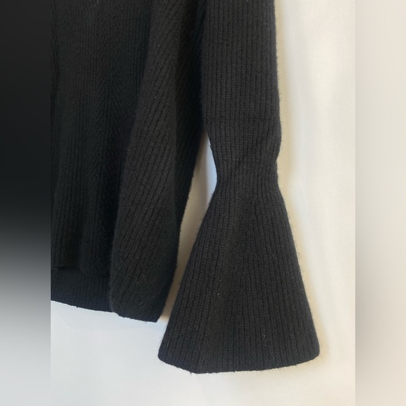 Nordstrom Signature Cashmere V-neck Bell Sleeves Size‎ Large - Picture 2 of 10